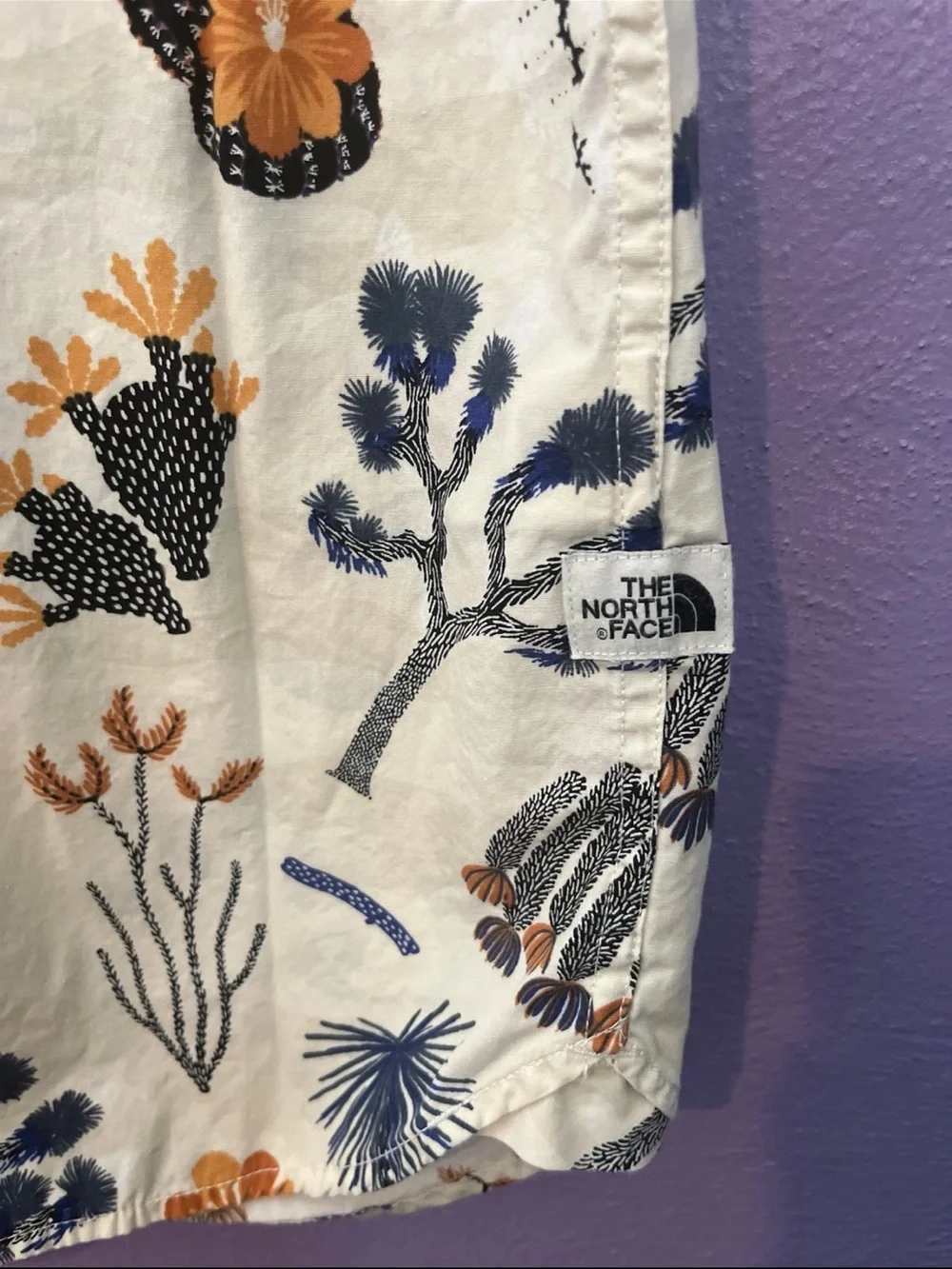 Men’s S North Face Bay Trail Desert Pattern shirt